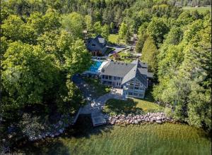 Luxury 1000 Island's Waterfront Home