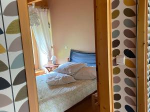 Maisons de vacances Maison en Granit renovee avec terrain et terrasse, proche Tence, ideale pour famille et activites outdoors - FR-1-582-134 : photos des chambres