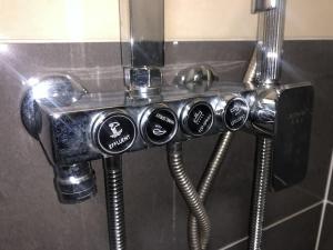 Entire 2 bed 1 bath apartment Birmingham city centre UK