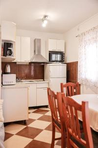 Apartments with parking space Bibinje, Zadar - 18056