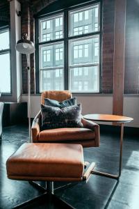 Massive Downtown Seattle Condo - Free Parking!