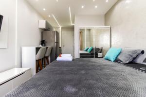 BL1514 - Apto c Piscina de frente ao metrô