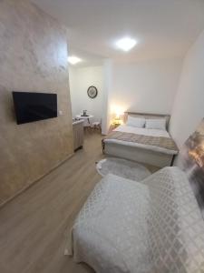 CASA APARTMENTS, one-bedroom apartment