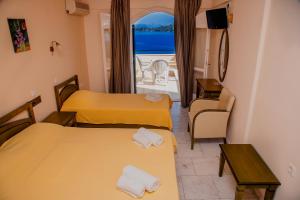 Triple Room with Sea View