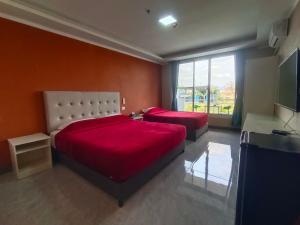 Blue Hotel and Resort