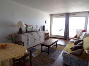 Appartement près de la plage avec piscine et parking - FR-1-328-249