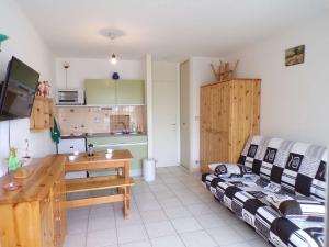 Studio Cabine Cosy avec Piscine, Terrasse & Parking, à 100m de la Plage - FR-1-328-250
