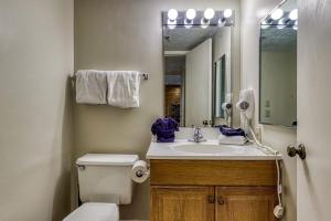 Mountain Escape, Resort Pool, 560 FREE tickets each paid day, Mountain Views!