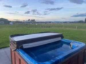 Country Comfort, Eggs On Tap! - Pukearuhe