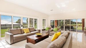 Amber Lakes - The Vintage