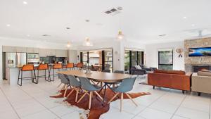 Hunter Grange - The Vintage