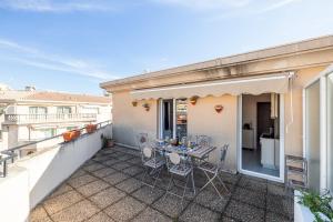 Victoria Bergamote Attic - Happy Rentals