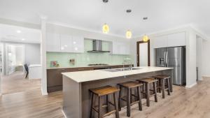 Alkira at The Vintage