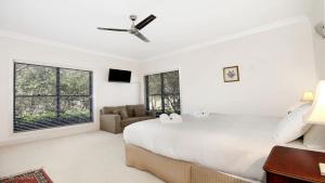 The 17th Tees - The Vintage