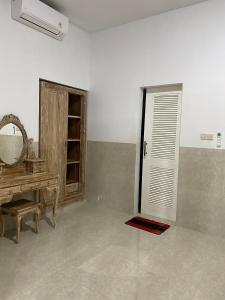 COCONUT BEACH BUNGALOWs & WARUNG 2