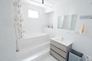 Aaron - holiday home with stunning views and private pool in Calpe