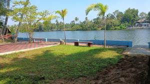 River View - Waterfront VILLA