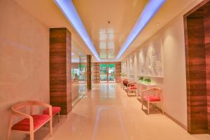 HOTEL CRYSTAL CROWN