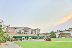 HOTEL CRYSTAL CROWN
