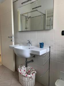 Uno Scorcio di Mare img21