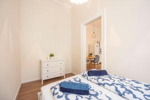 Lovely Central Apartment by Julia