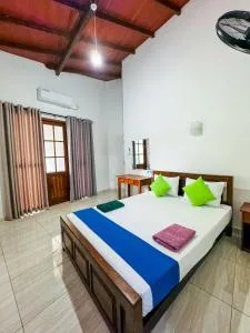 Hotel Grand Resto - Katugastota