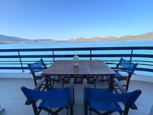 Sea-front Cozy Apartment