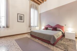 Ca del Monastero 4 Collection Apartment up to 8 Guests with Lift