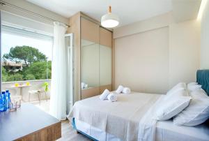 Klio by Vintage Travel