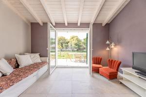 Charming one-floor villa with garden, car parking