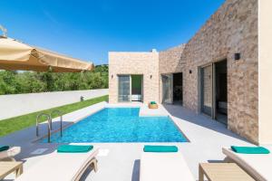 Villa Acro by Villa Plus