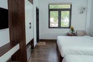 Charming Hill Hotel