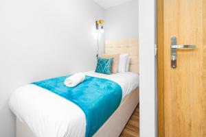 Two Bed Apartment - Two Parking Spaces - Stourbridge - Top Rated - Netflix - Wifi - 1BS
