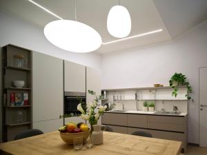 Bright 3-Bedroom Apartment with Patio in Florence Historic Center Near Duomo