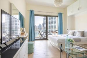 Frank Porter - Marina Views B