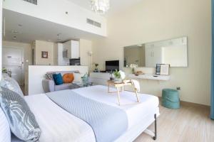 Frank Porter - Marina Views B