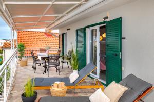 DANICA Luxury SeaSide Apartment