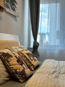 Urban Suites Cozy One Bedroom Apartment
