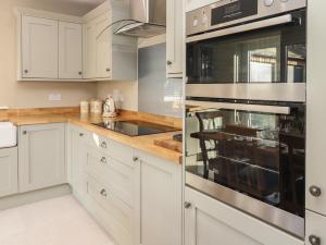 No 8 Cairn Cottage