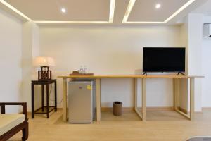 Ratchathewi Hyde Away