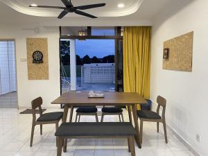 8min Port Dickson beach 17pax Pet Friendly
