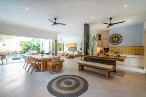 Puri Aman - Unique & Lush 3BR Pool Villa - Next to Gigi Susu & Walk to Beach