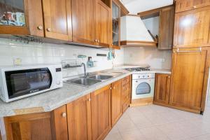 Ampio Appartamento in Centro WiFi e 1 Posto Auto img15