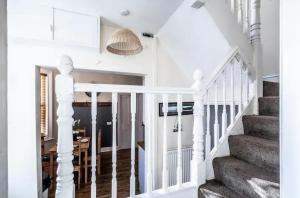 The Boat House Sleeps 4 Pet Friendly