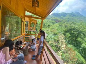 Ngũ Chỉ Sơn Trekking Sapa Homestay Local Experience