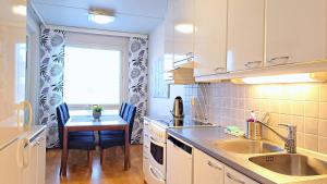 Kotimaailma Apartments - tilava saunallinen kaksio - Verstaankatu