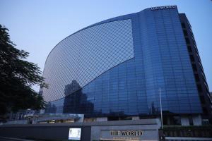 Regenta - The World Surat