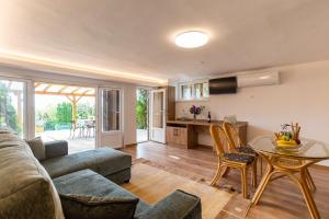 House Hortenzia Lake View - Happy Rentals