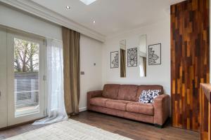 4 Bedroom House in Chiswick- Elegance & Serenity