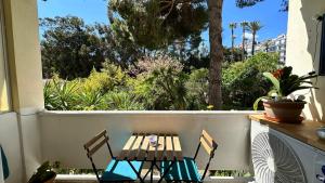 B023 Tres bel appartement proche de la mer a Cannes